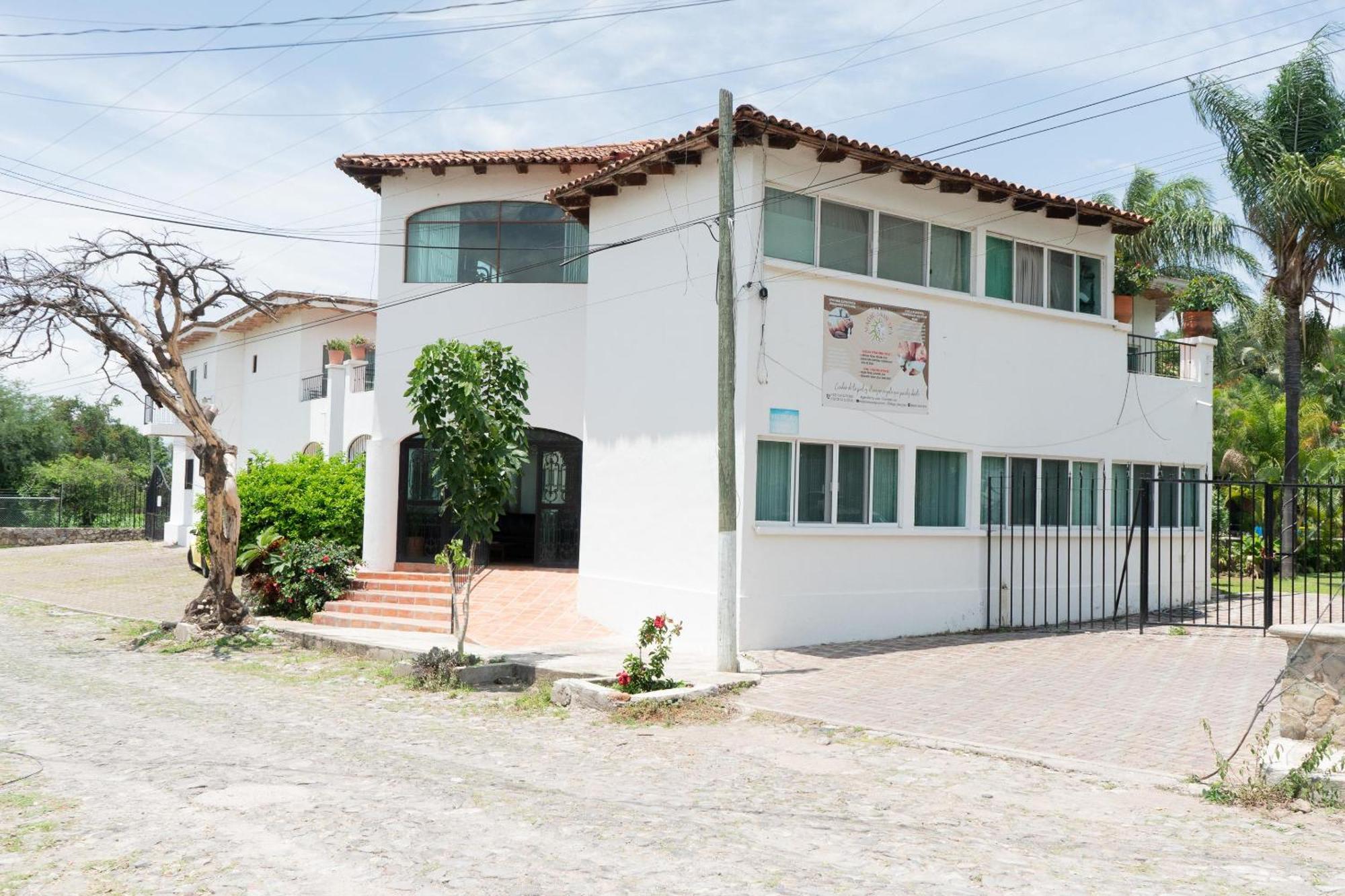 Capital O La Joya Del Lago Ajijic Kültér fotó
