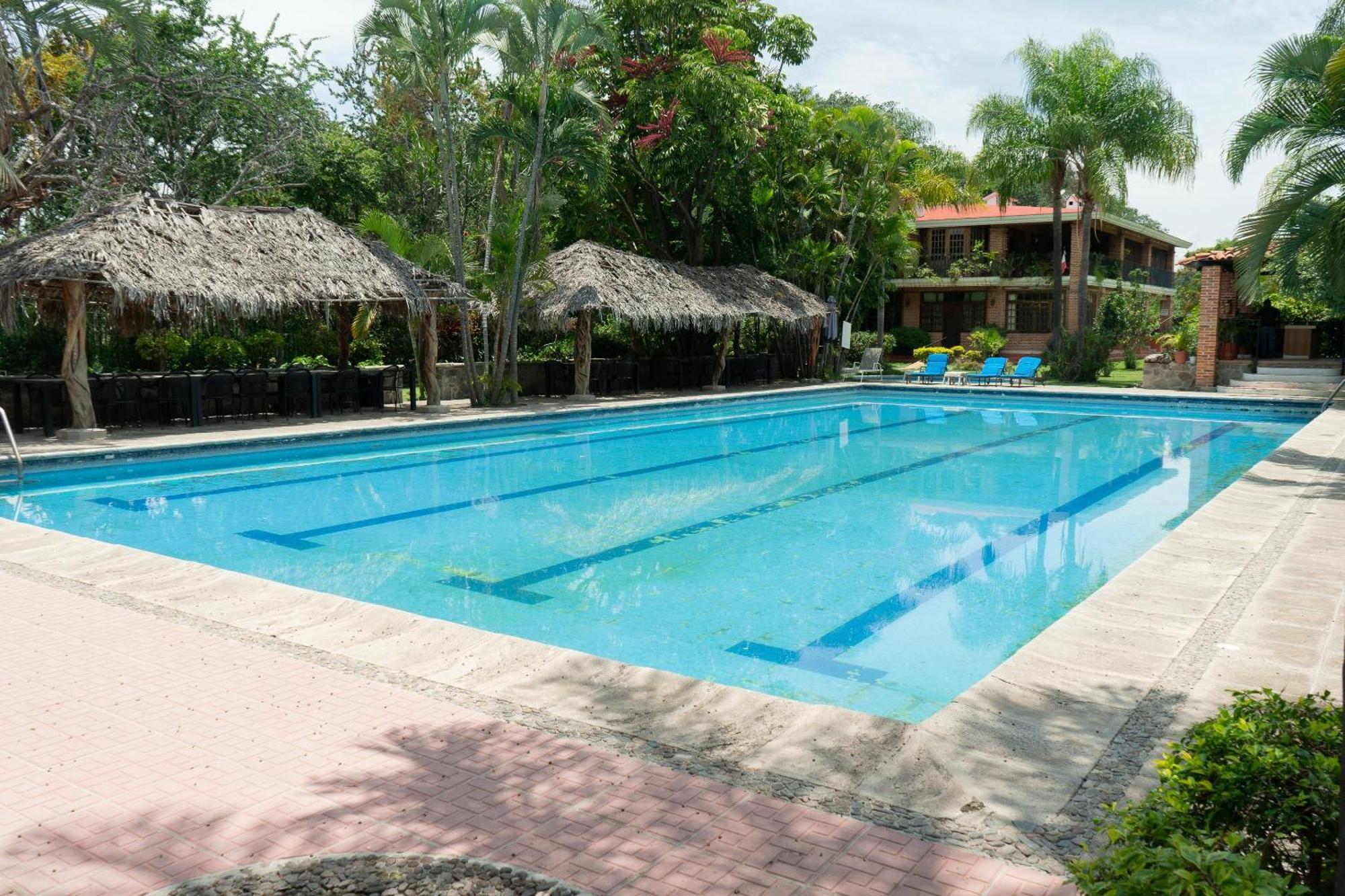 Capital O La Joya Del Lago Ajijic Kültér fotó
